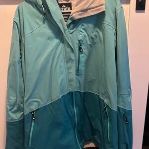 Strafe Turquoise Outdoor Jacket with Zip Pockets
